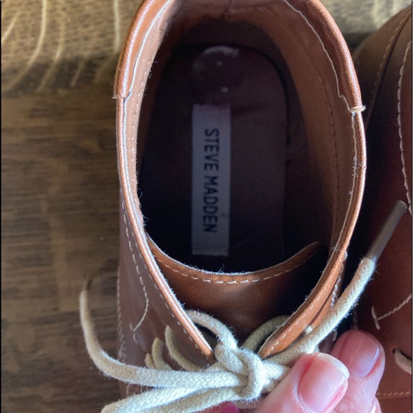 Boys Steve Madden dress shoes size 4 - Picture 2 of 3